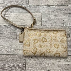 Coach Wristlet Leather Cream Gold Hearts